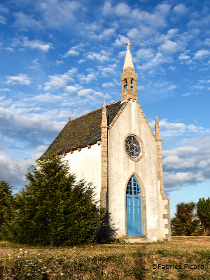 Chapelle à Etables sur Mer